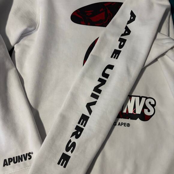 AAPE Universe Crewneck Sweater White Red Logo Size M - Picture 6 of 13